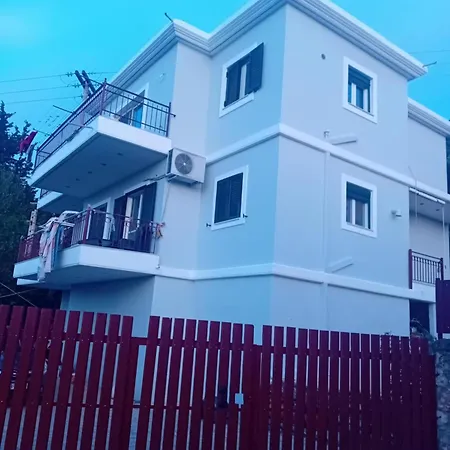 Pensión Monika Lefkada Tsoukaládhes