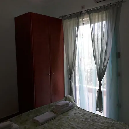 Pensionat Monika Lefkada Tsoukaládhes