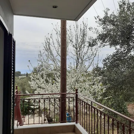 Monika Lefkada Tsoukaládhes