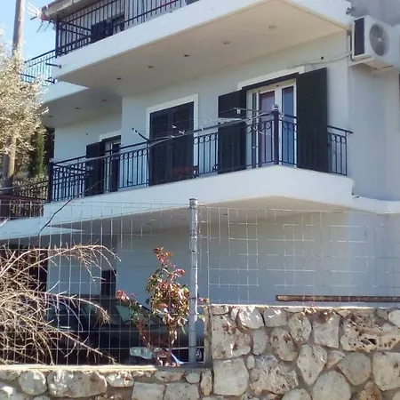 Monika Lefkada Tsoukaládhes